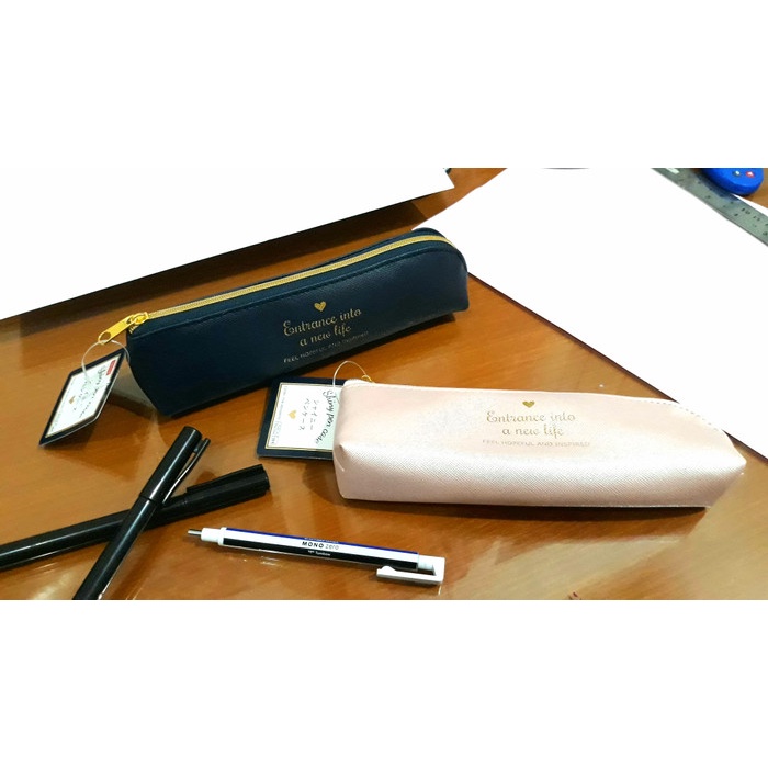 

Best Seller Shiny Elegant Pencil Case / Tempat Pensil Kulit Emas