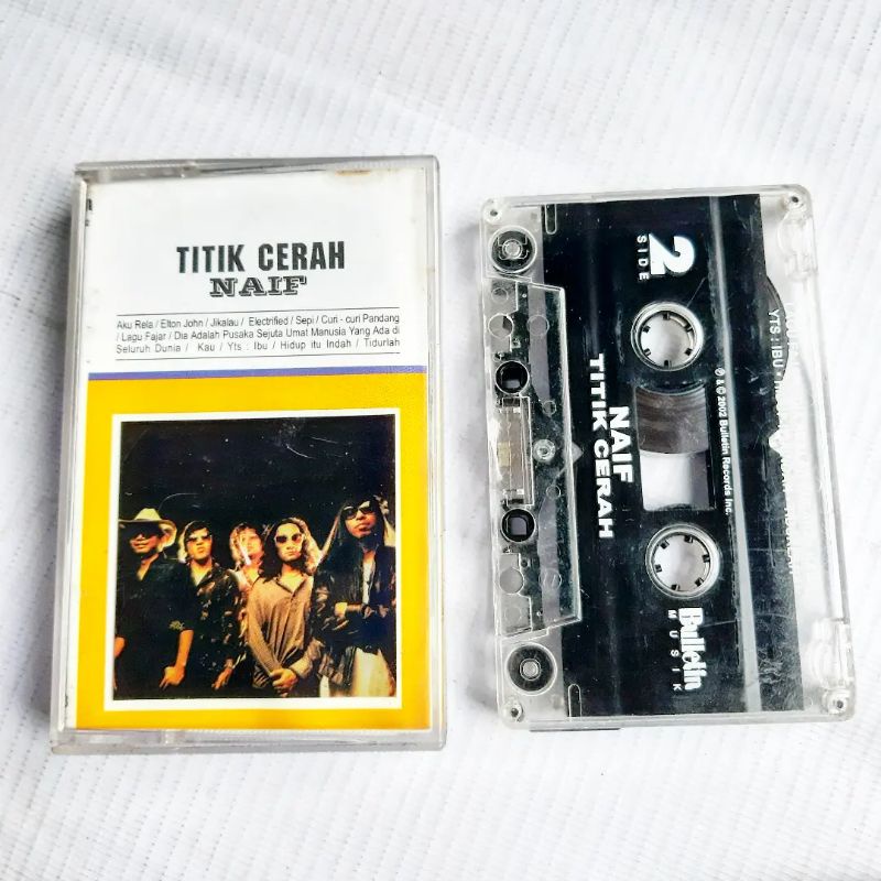 kaset pita naif titik cerah