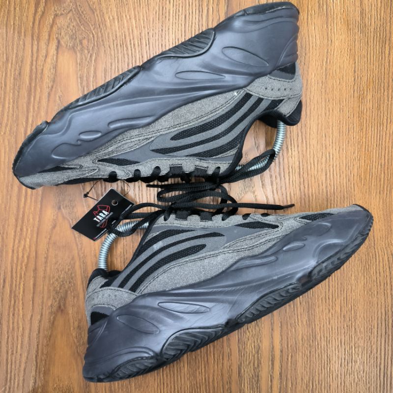 Adidas Yeezy Boost 700 V2 Geode