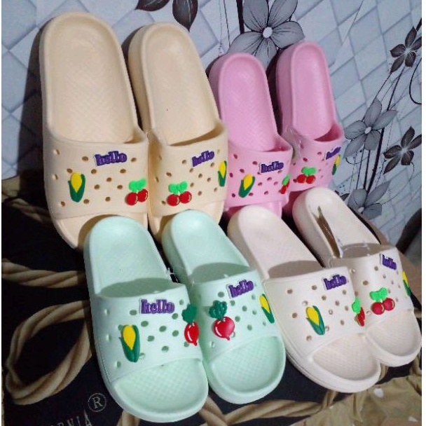 Sandal slop karet wanita ukuran tanggung motif gambar - gambar size 30 - 35