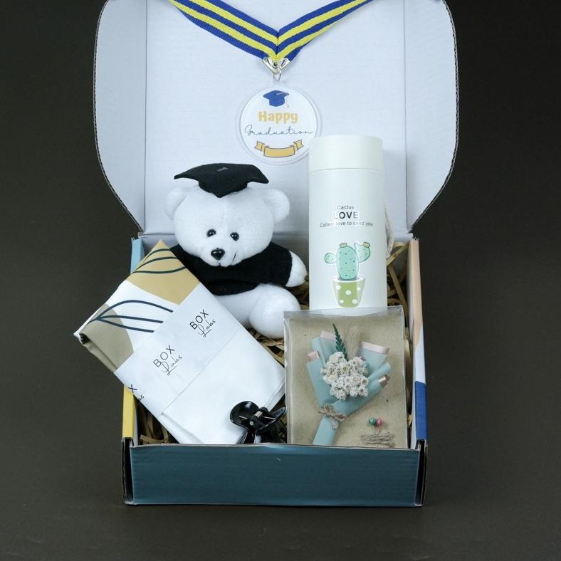 

Hampers Gift Box Kado Wisuda Cewek | Hampers Wisuda Cewek Promo Best Seller!