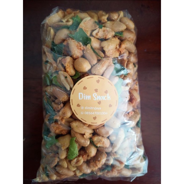 

Kacang Bangkok 500 gram Dim Snack / Oleh Oleh Magelang Temanggung Wonosobo Yogyakarta / Keripik Kerupuk Cemilan Snack