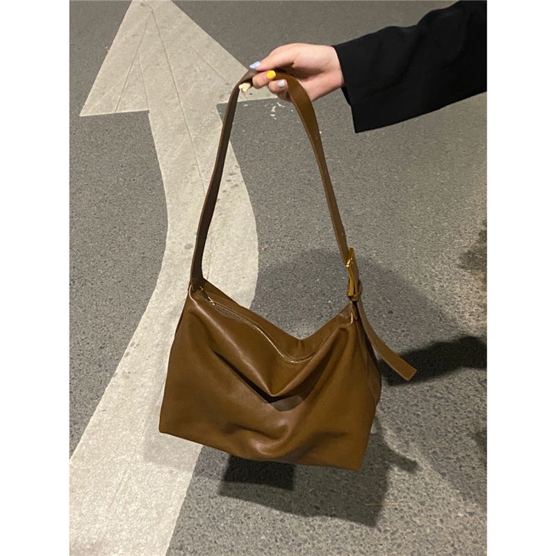 Sera retro original bag female 2023 new simple campus commuter bag kapasitas besar high-end single-shoulder diagonal tote bag