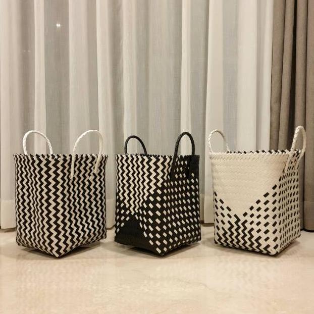 

Cover Pot Mono 27Cm [H001] - Tas Parsel Lebaran, Tas Parcel, Tas Hampers, Goodie Bag Promo Best Seller!