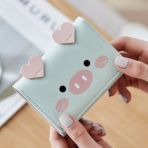 Sera Kartun Babi Kecil Dompet Pendek Wanita Kulit Lembut Versi Korea Mahasiswa Multi-Fungsional Lucu Lipat Tiga Dompet Kecil beberapa Posisi Kartu