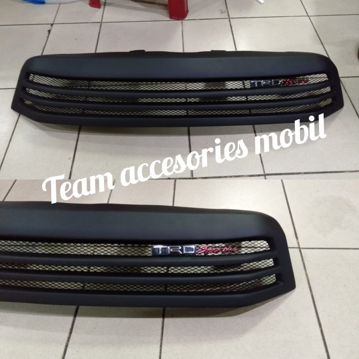 grill innova reborn plus emblem TRD 2016-2018