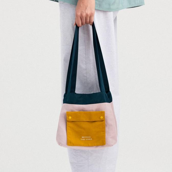 BEYOND THE VINES Mini Reversible Bag/tas nylon tote bag/tas kecil