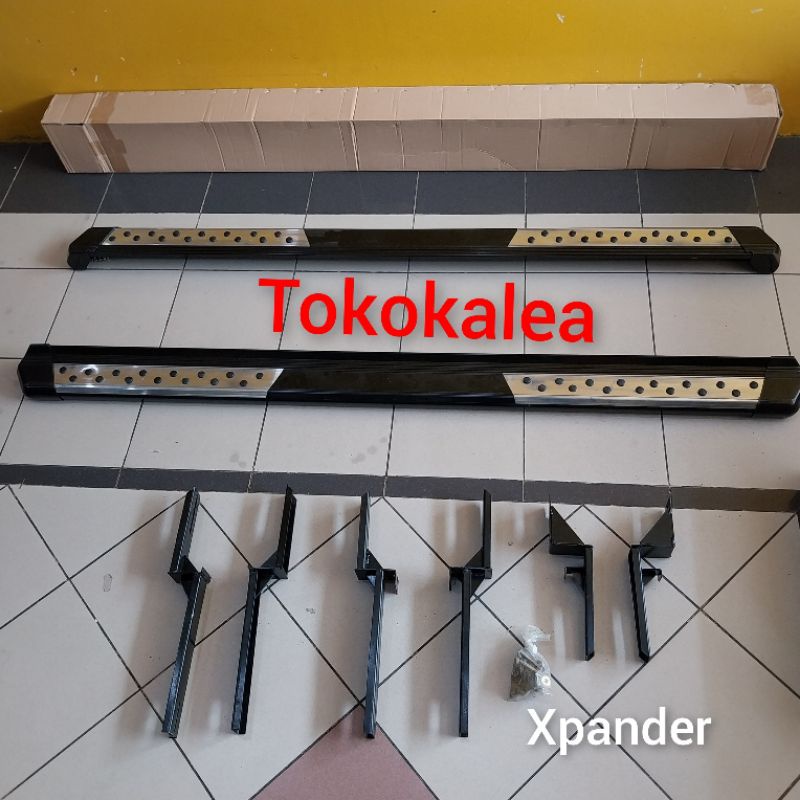 Mitsubishi Xpander Footstep Injakan Samping Mobil Model Bintik Hitam
