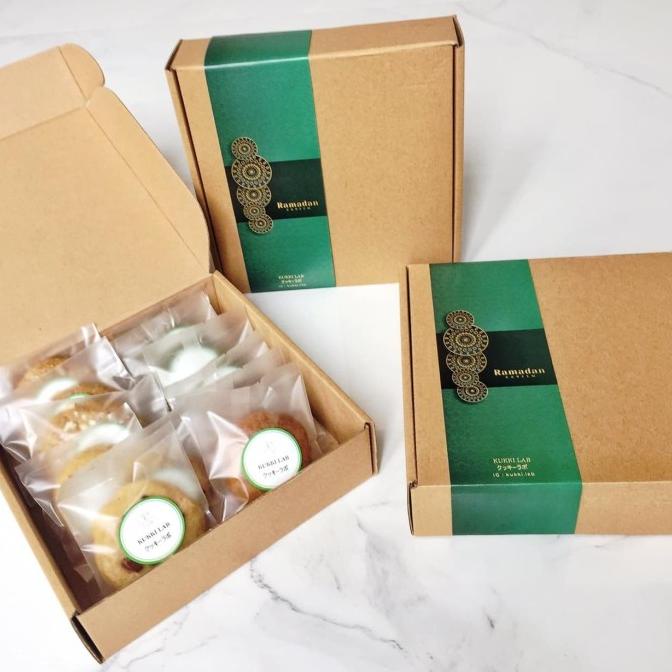 

Lebaran Hampers- Soft Cookies Premium 12 Pc mixed