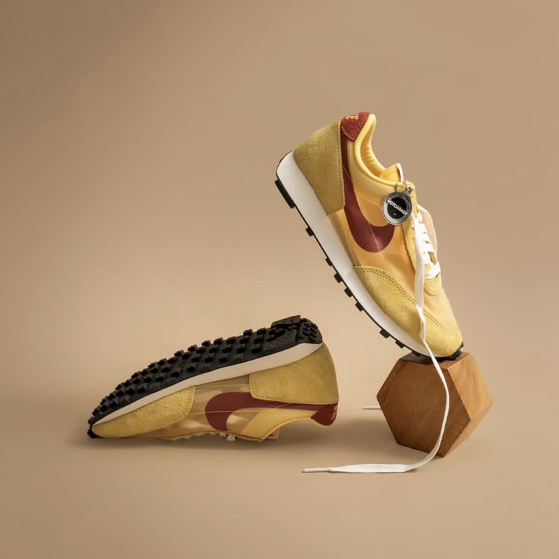 Daybreak Topaz Gold Cedar