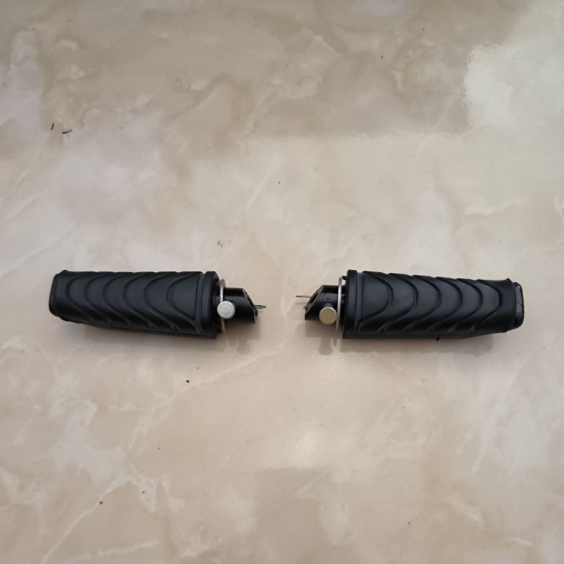 Karet footstep belakang honda Vario 125 old, beat, new Vario, Scoopy, Blade ,revo, Original lostpack