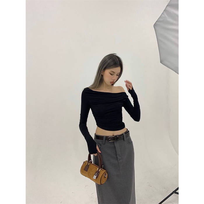 Red Hitam Satu Bahu Lengan Panjang T-shirt Wanita Musim Gugur Gadis Panas Rasa Desain Niche Murni Keinginan Ketat dan tipis Pendek Top