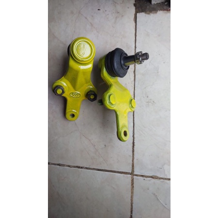 shockbreaker KYB belakang toyota soluna/skarlet+ball join
