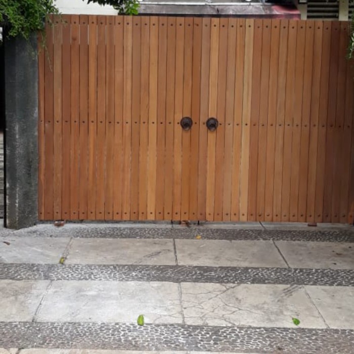 Pagar Kayu Bengkirai Damar Laut 1,9x9x240 cm non Ulin non Merbau