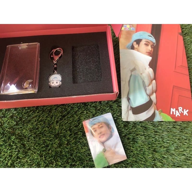 Mark lenticular acrylic keyring candy merchandise jempol superm pop up empathy holo universe jopping