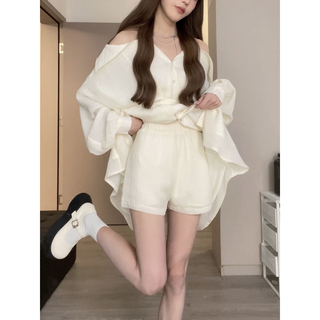 Red Gaun musim semi wanita desain baru pinggang pelangsing warna aprikot lembut memakai rok pendek kemeja tanpa tali leher halter