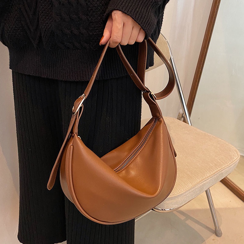 ✧Sera  Retro Tas Wanita Kapasitas Besar 2023 Baru All-Match Niche Musim Gugur dan Musim Dingin One-Shoulder Messenger tas High-End Tas Pangsit