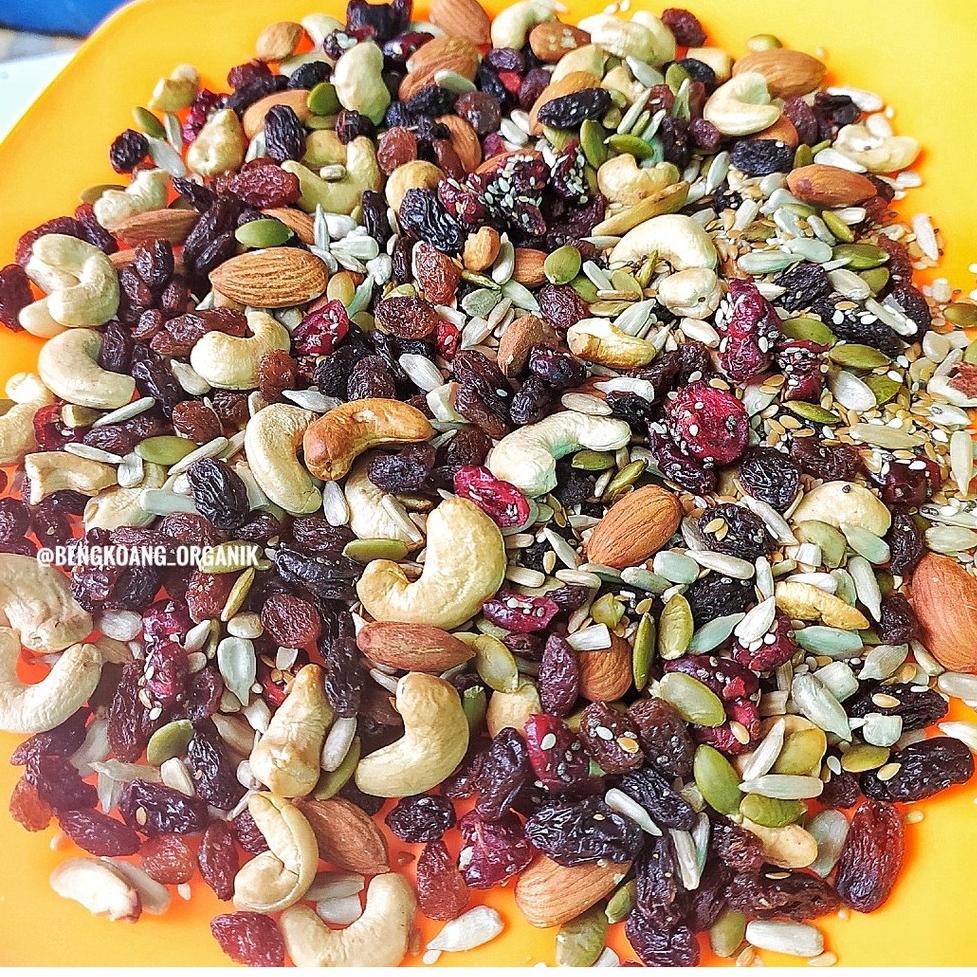 

DISKON !!! SUPER TRAIL MIX 250gr - Almond, Cranberry, Pumpkin Seed, Cashew, Raisin, Sunflower Seed [KODE 49]