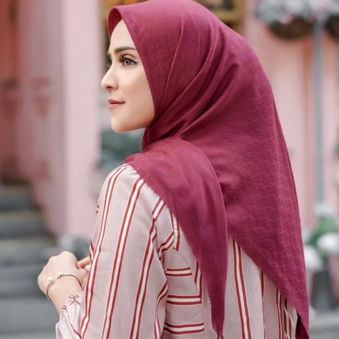 Buttonscarves Tapis Embossed