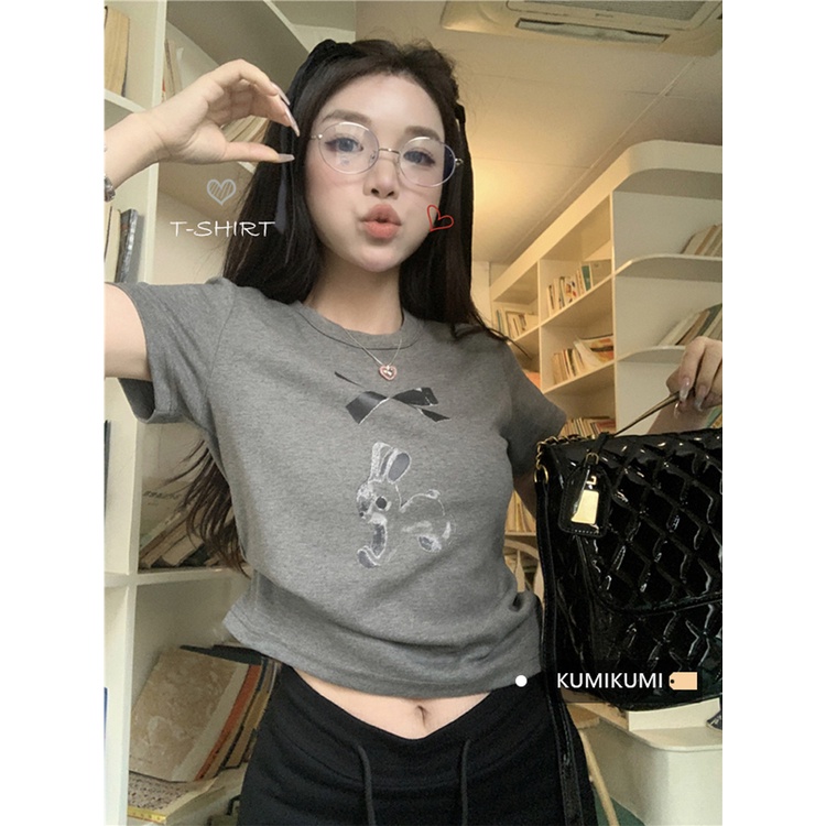 Red kaos 2023 Niche Kelinci T-shirt Wanita Musim Panas Retro Abu-abu Bahu Depan Lengan Pendek Slim Fit Kemeja In Top pasang