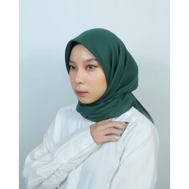 Jilbab Segi Empat Ida Royani Polos Ekslusif 2 Tanda Tangan Di 2 Sisi