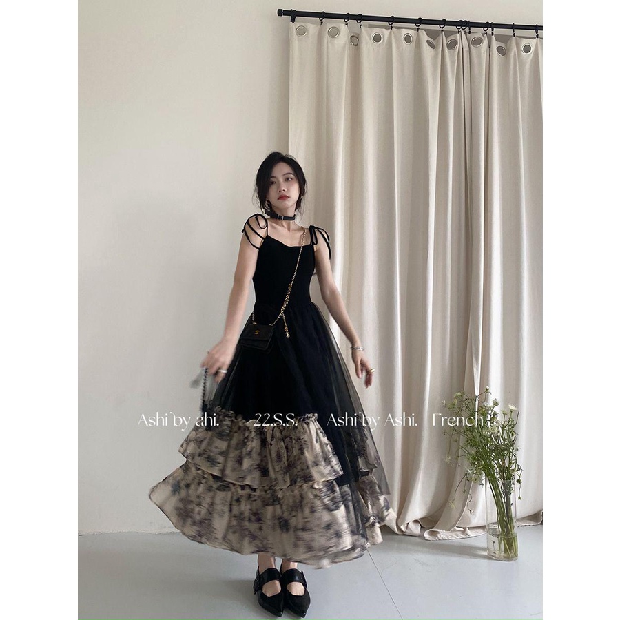 dress floral korea Gaun Wanita Tali Bunga Hitam Angin Hepburn Gaun Panjang Rasa Pengendali Pinggang