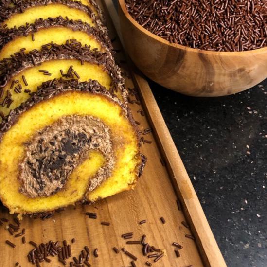 

12.12 Terlaris Bolu Gulung Medan WhenCake Rasa Coklat Topping Mesis (Panjang) !!!