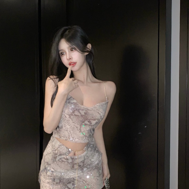☈☃△Cropped top Pure Desire Chain Printed Halter Vest Slim Fit Pure Desire Halter Strap Sexy Short Camisole Top Musim Semi Musim Panas Wanita #COD