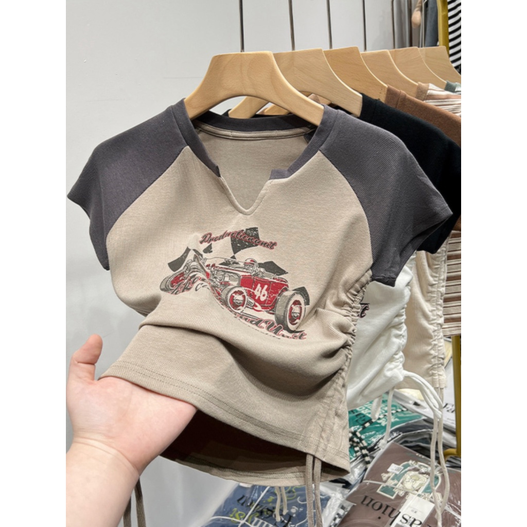 Suhao American Retro V-neck Bahu Depan T-shirt Wanita Lengan Pendek Musim Panas Serut Desain Niche Depan Bahu Gaya Gadis Panas Atasan Pendek Kaos Impor Wanita Kaos Wanita Gaya Korea Lengan Pendek Kaos Pendek Perempuan