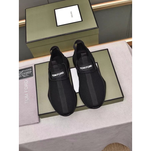 sepatu pria sneaker cowok slip on Tom Ford terbaru men shoes run away hitam p1shoes mewah