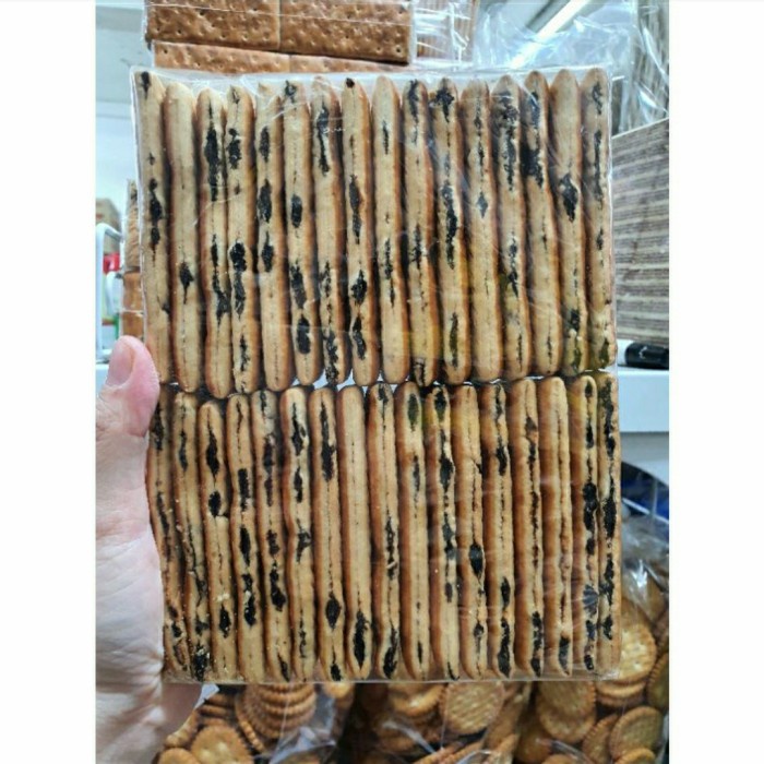 

biskuit anggur kismis malaysia 500gram / sultana