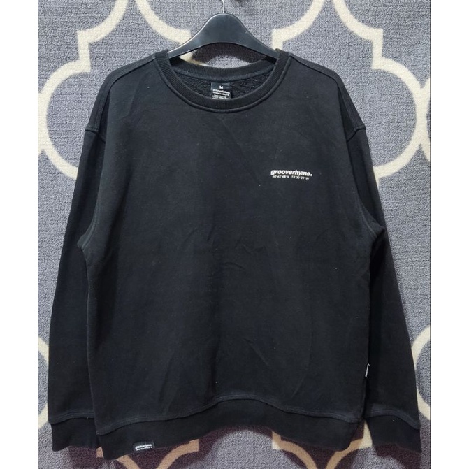 crewneck groove rhyme