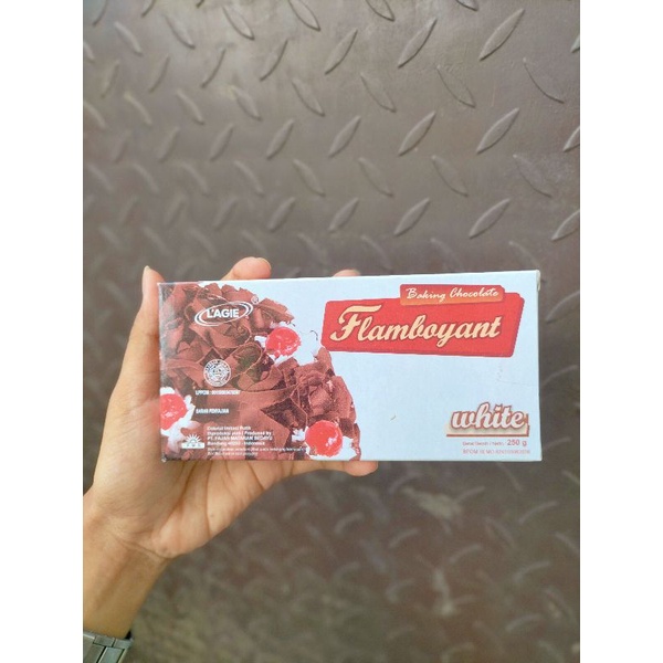 

FLAMBOYANT WHITE CHOCO COMPOUND 250GR COKELAT PUTIH MANIS /lagie/coklat batang