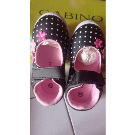 sepatu anak2 tahun