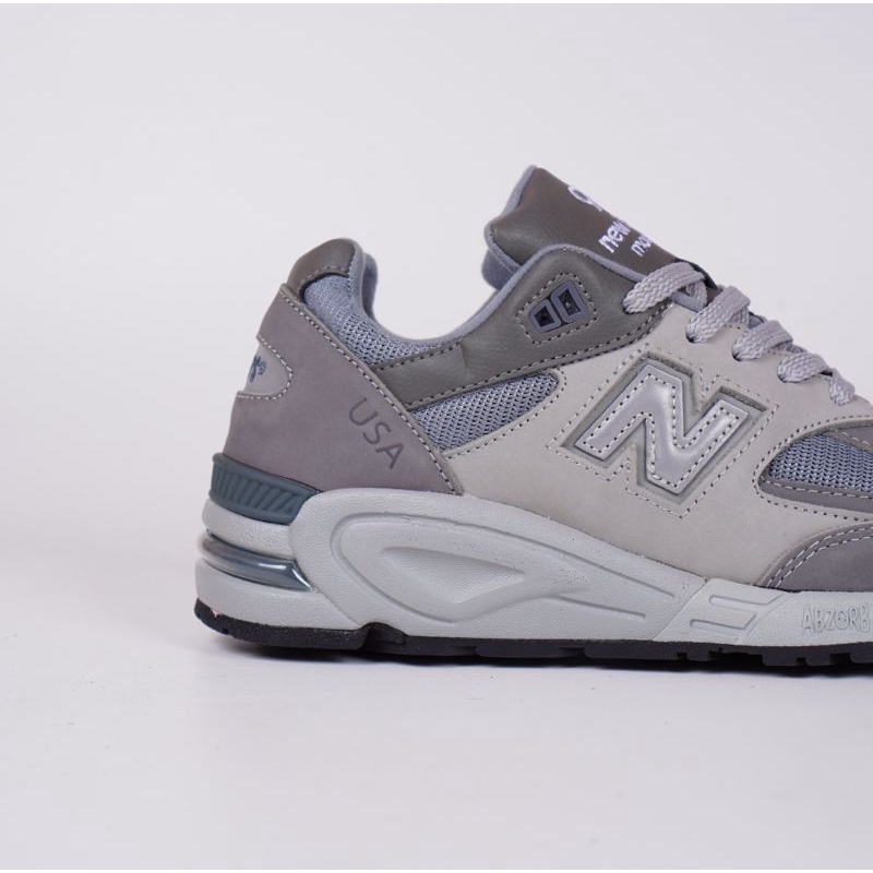 Sepatu New Balance 990v2 X WTAPS Grey