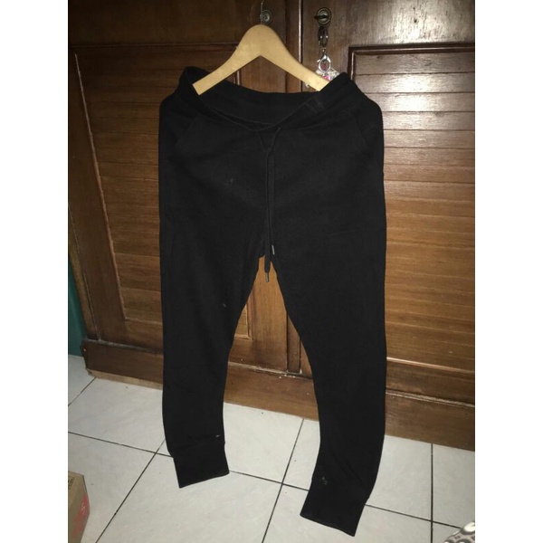 UNIQLO JOGGER BLACK PANTS