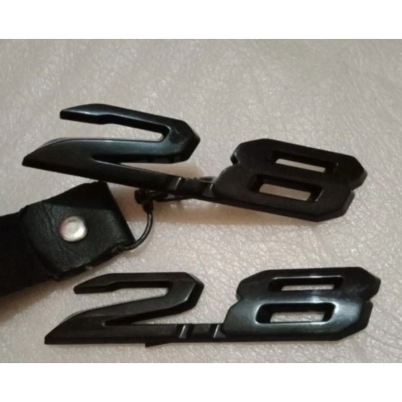 Emblem 2.8 Hitam Fortuner G