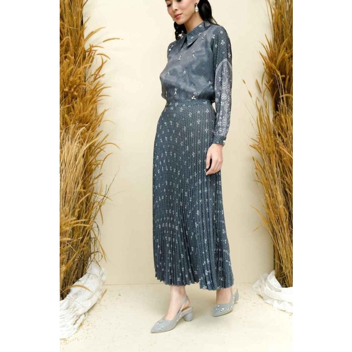 Klamby - Pandai Sikek Pleated Skirt Savarna