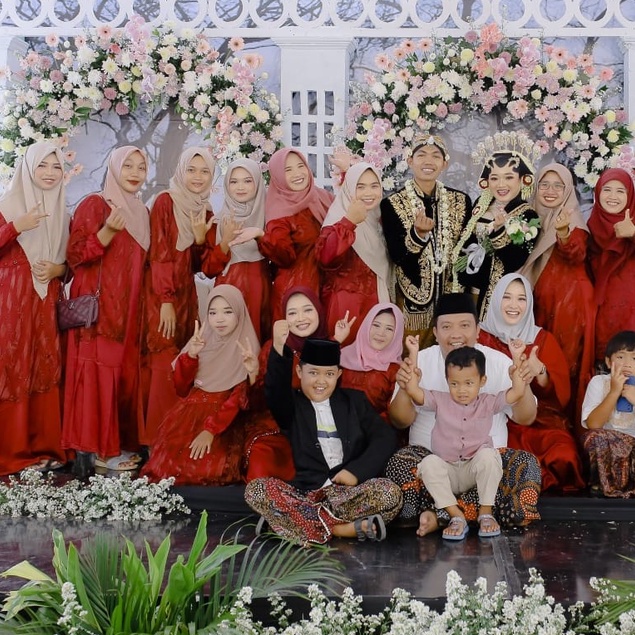 Paket Seragam Bridesmaid Lengkap Wisuda Lamaran Keluarga Kain Songket Semi Palembang Kain Tile Akar Motif Kain Satin Maksmara Luxury