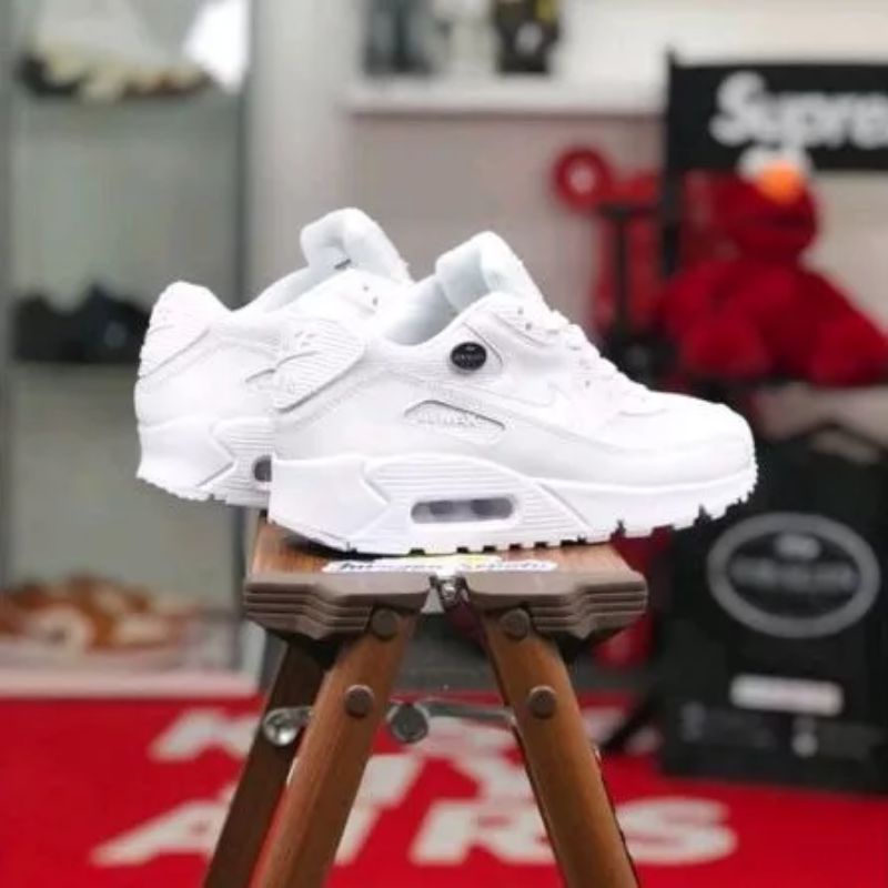 Nike Air Max 90 &quot;Triple White&quot;