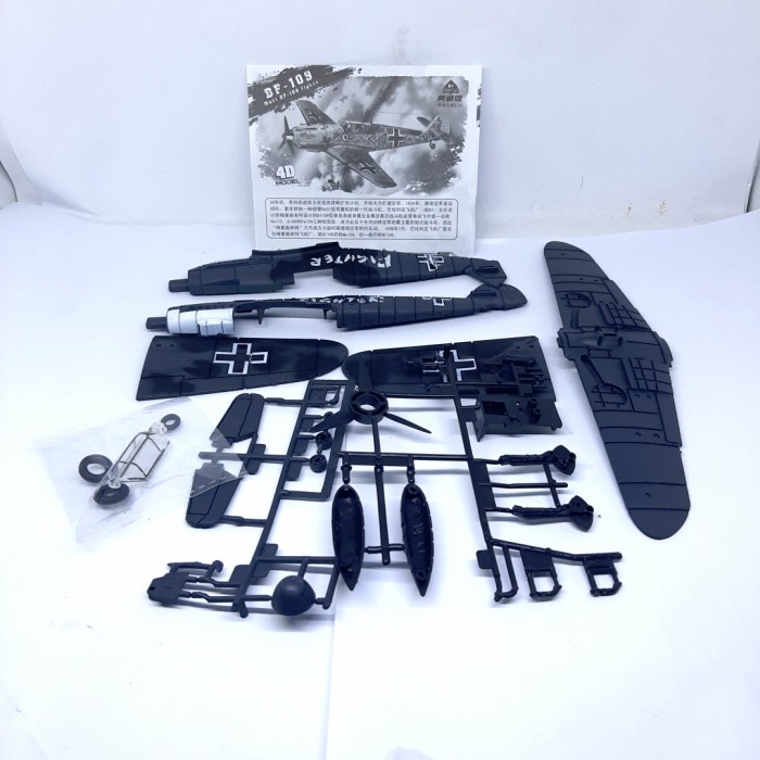 Terlaris Miniatur Pesawat 4D Model Kit Pesawat Tempur Messerschmitt Bf-109 1/49