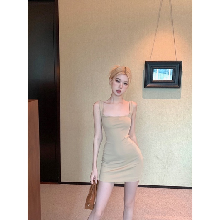 Red Hitam persegi kerah tali bahu lebar suspender gaun perempuan musim panas gaya Hepburn French hot girl paket pinggul rok rok seksi