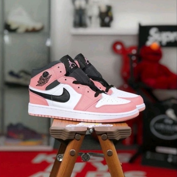 Nike Air Jordan 1 Mid &quot;Pink Quartz&quot;