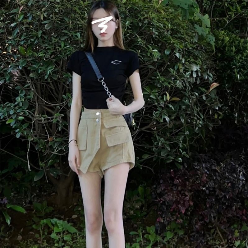 Red Bahu Depan Lengan Pendek T-shirt Musim Panas Wanita Rasa Desain Niche Chic Manis Gadis Panas Ketat Pusar Pendek putih Top Pasang