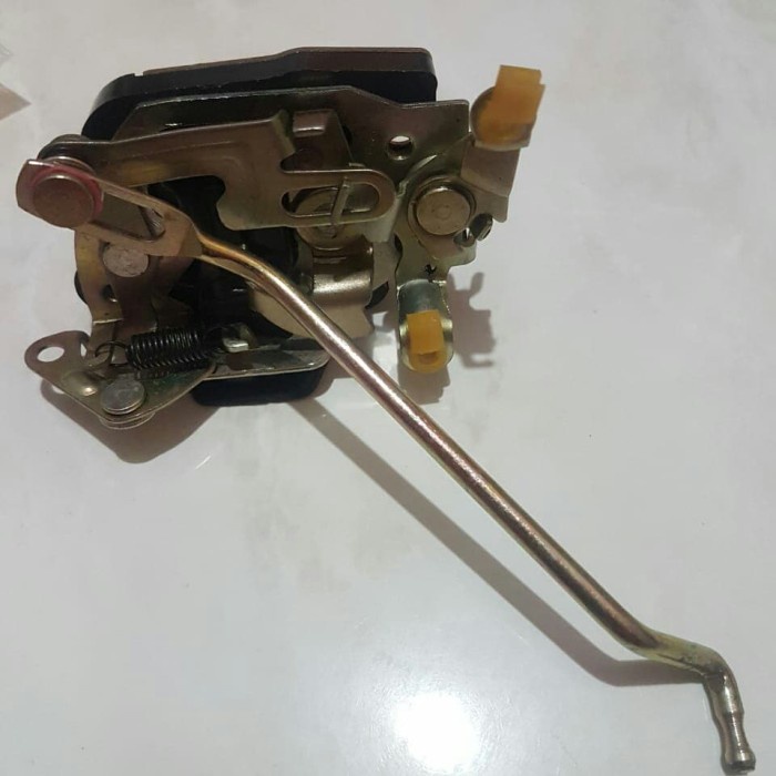 Door lock pintu Toyota Kijang Super