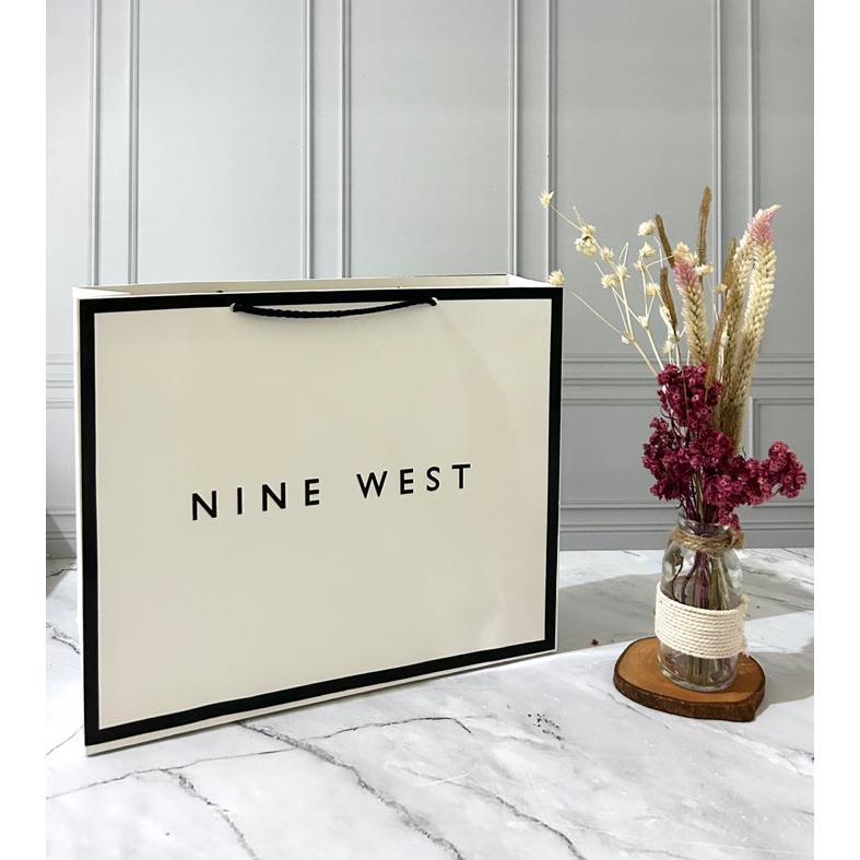 

Promo Paper Bag NINE WEST Pembungkus Kado