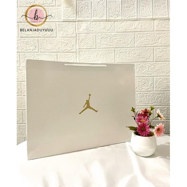 

Promo Paper Bag Jordan ( Ready Stock Jakarta )