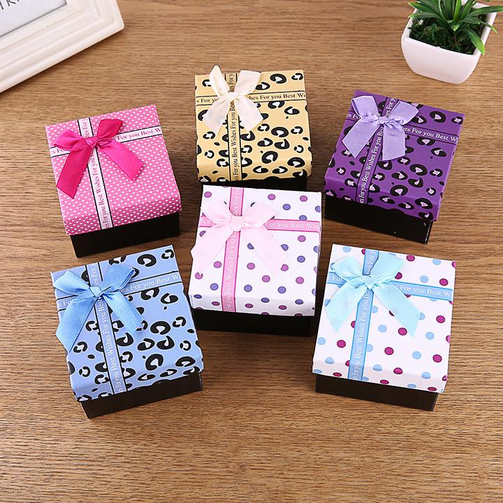 

Sale 7.7 Gift Box Kotak Jam Tangan Gelang Hadiah Valentine Ulang Tahun SPM002
