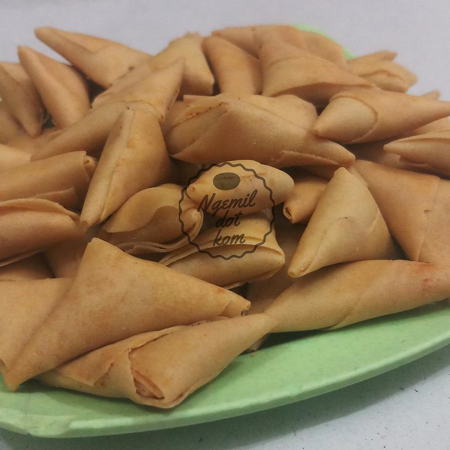 

Terbaru SAMOSA AYAM 250gr / SAMOSA KERING / SAMOSA SARIKAYA / SAMOSA PEDAS MANIS