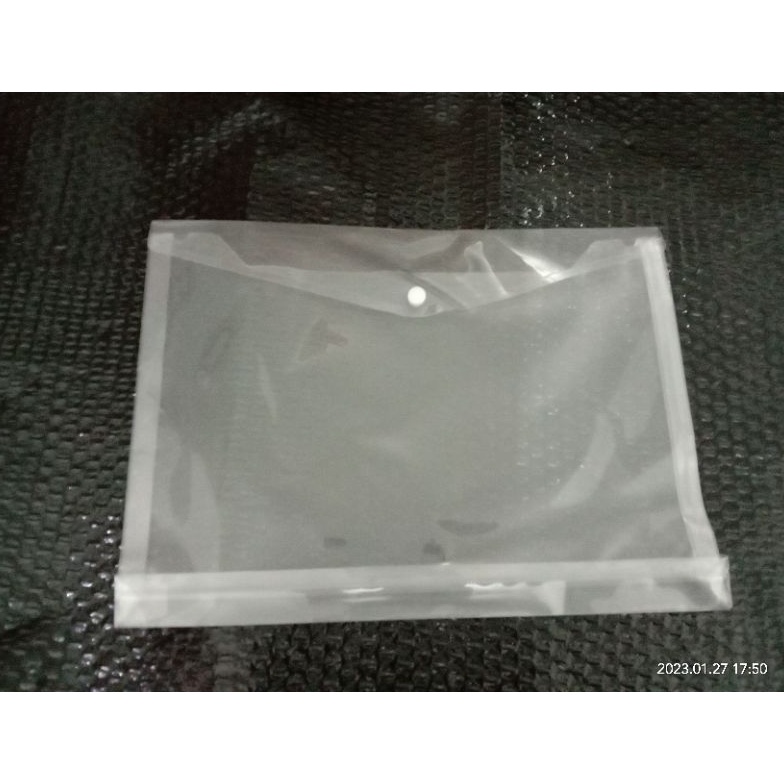

Paling popular Map kancing folio Jenia transparan -12 pcs 0FG